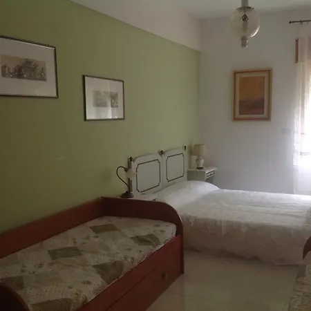 Open Doors Oda ve Kahvaltı *